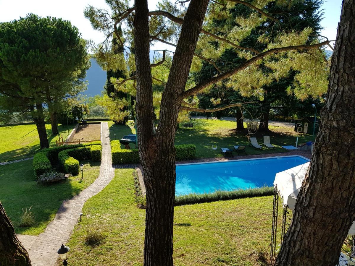 Villa Gaia Sale Marasino Eksteriør billede